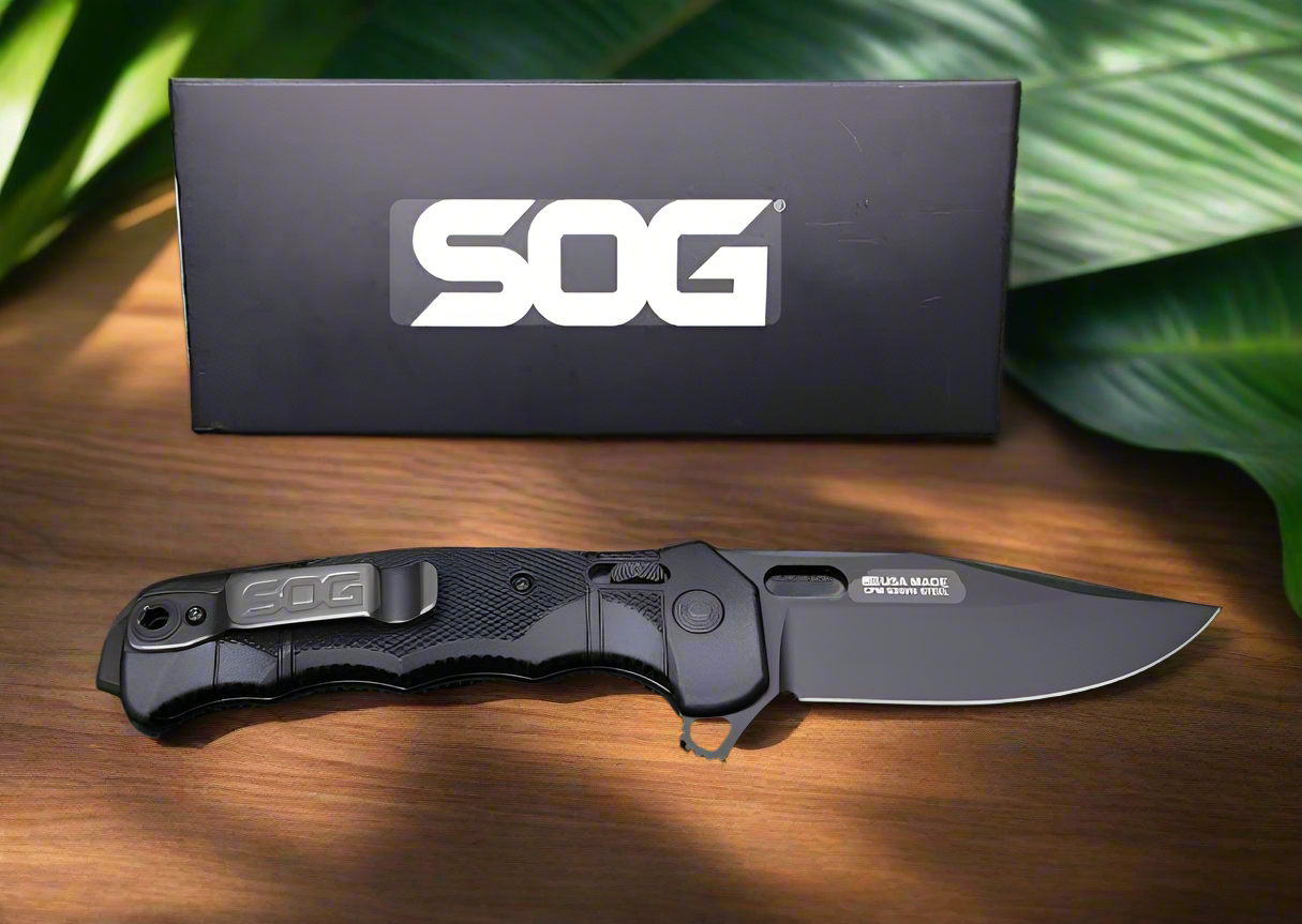 SOG ナイフ Amazon.com: SOG Pentagon FX Covert Knife – Blackout, STEEL